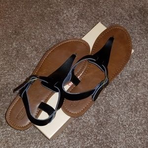 EUC Black Mossimo Sandals Size 9